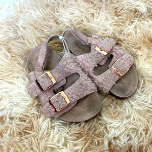 Olive & Edie Lil Shearyl Sandals | Furry | Pink | Toddler Girls Size 7